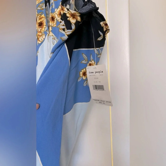 NWT Free People Beat My Heart Blue Floral Tunic Tie Neck Halter Keyhole Size XS - Picture 5 of 7